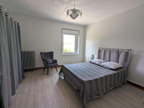 Appartement avec entrée indépendante, terrasse, terrain privatif et ga