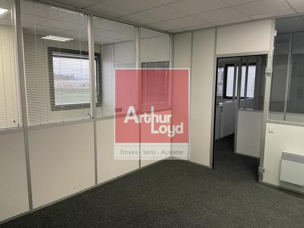 Sens - Bureaux lumineux modulables à louer – Accessibilité idéale et stationnements sur site