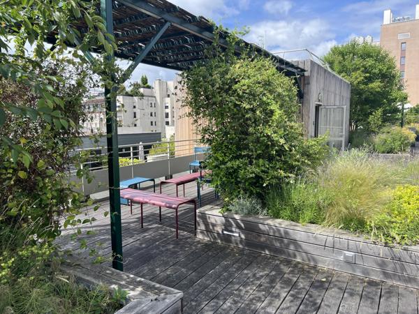 Bureaux à louer à Boulogne-Billancourt avec toit terrasse aménagé