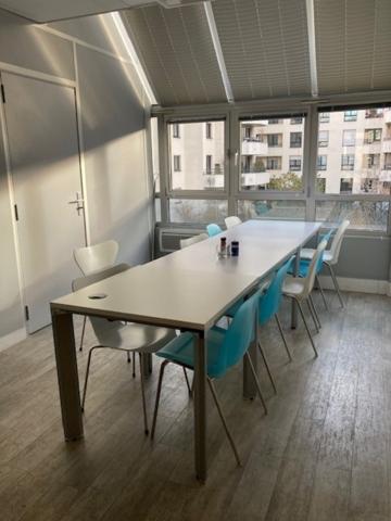 Bureaux à louer à Boulogne-Billancourt avec toit terrasse aménagé