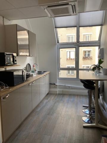 Bureaux à louer à Boulogne-Billancourt avec toit terrasse aménagé