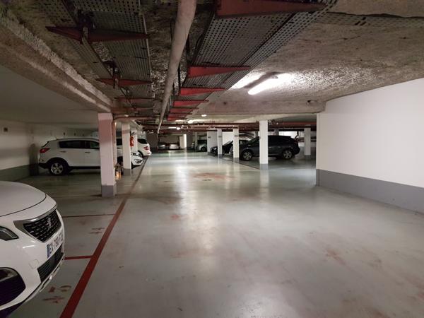 Bureaux à louer à Boulogne-Billancourt avec toit terrasse aménagé