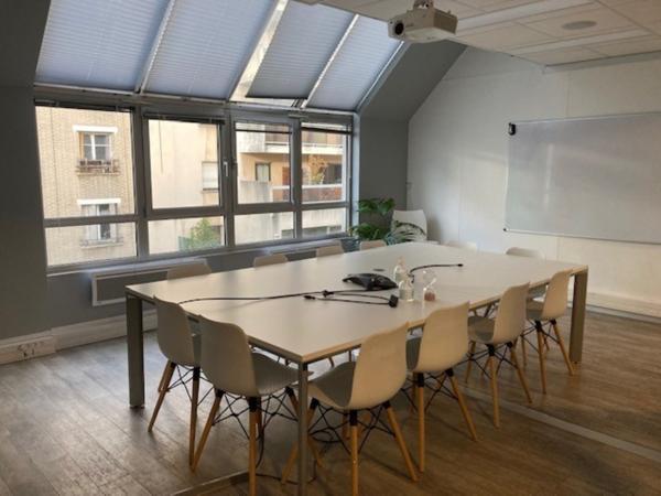 Bureaux à louer à Boulogne-Billancourt avec toit terrasse aménagé