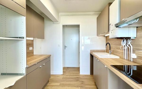 Appartement à vendre    4 pièces •  Bordeaux