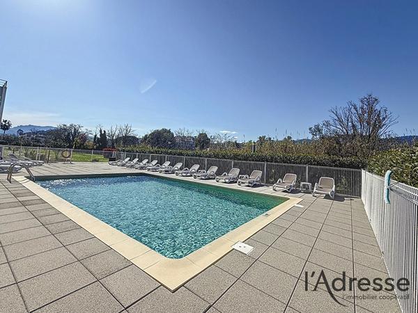 IDEAL INVESTISSEUR ! Beau studio dans résidence de TOURISME avec parking !