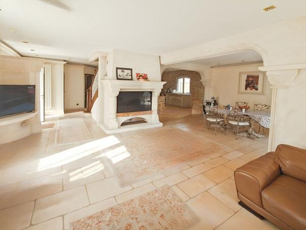 Maison Familiale 6 pièce(s) 4 chambres à Saint-Germain-Lès-Arpajon