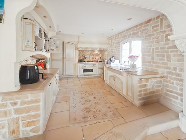 Maison Familiale 6 pièce(s) 4 chambres à Saint-Germain-Lès-Arpajon