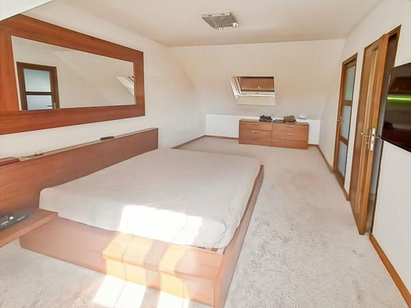 Maison Familiale 6 pièce(s) 4 chambres à Saint-Germain-Lès-Arpajon