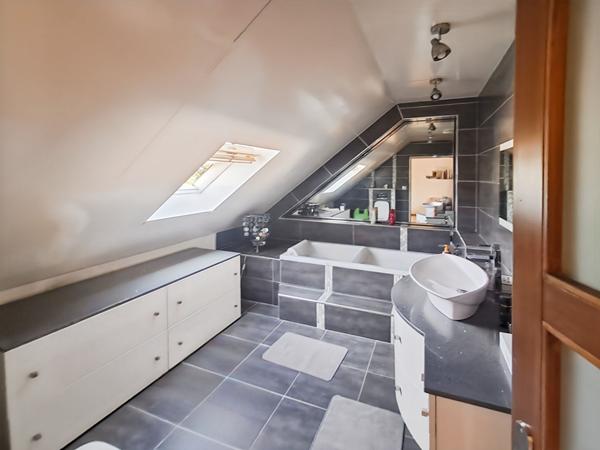 Maison Familiale 6 pièce(s) 4 chambres à Saint-Germain-Lès-Arpajon