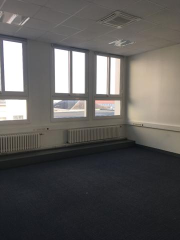 A LOUER - Proche LIMOGES CENTRE - Plateau de Bureaux 500 m²