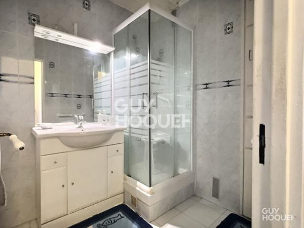 À VENDRE 3 PIÈCES TRAVERSANT DE 56m²