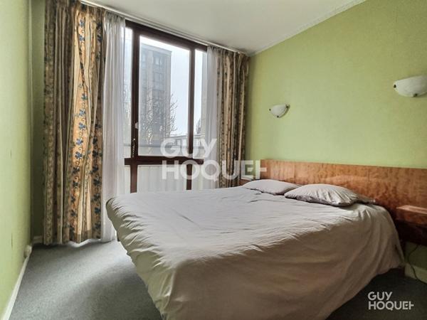 À VENDRE 3 PIÈCES TRAVERSANT DE 56m²