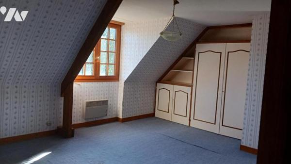 Grand pavillon avec autonomie de plain-pied implanté sur 1.204 m² à proximité du bourg de BARFLEUR