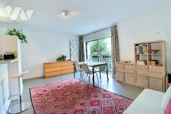 Paris 6e - Notre-Dame-des-Champs - Grand studio de 43,23 m² au calme sur jardin