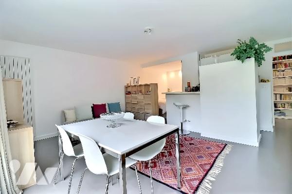 Paris 6e - Notre-Dame-des-Champs - Grand studio de 43,23 m² au calme sur jardin