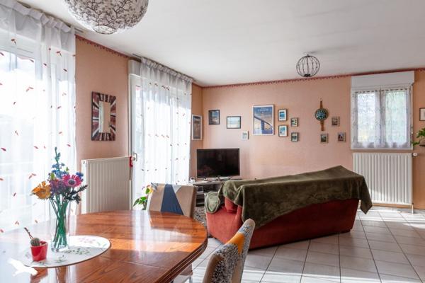 Maison à vendre 226 180 € Saint-Yrieix-la-Perche 6 p 144 m² DPE D