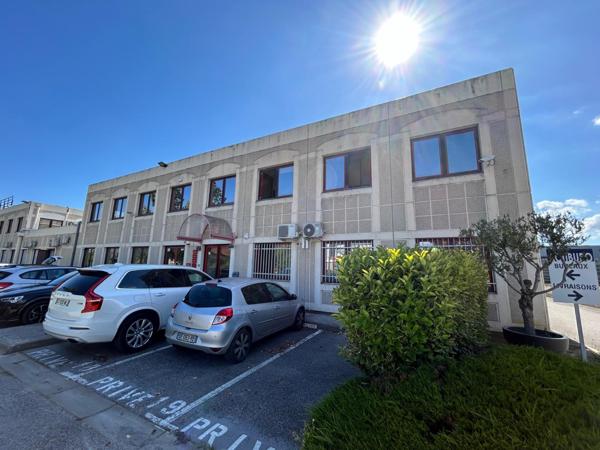 Bureaux à louer avec accès et visibilité autoroute - Aubagne