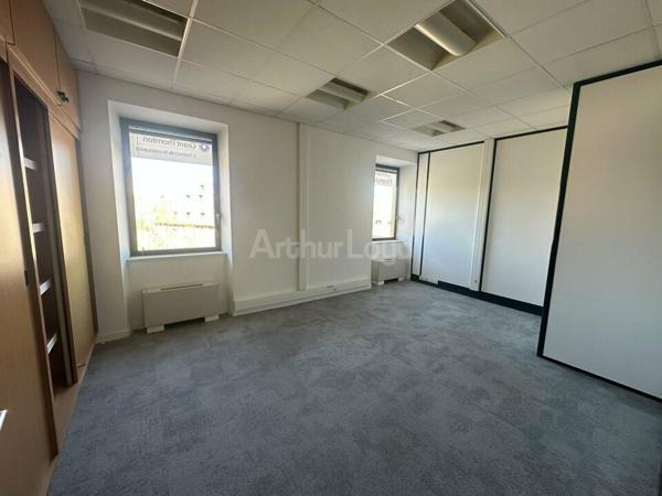 BUREAUX à VENDRE de 1289 m²