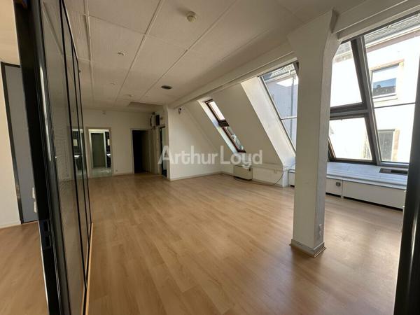 BUREAUX à VENDRE de 1289 m²