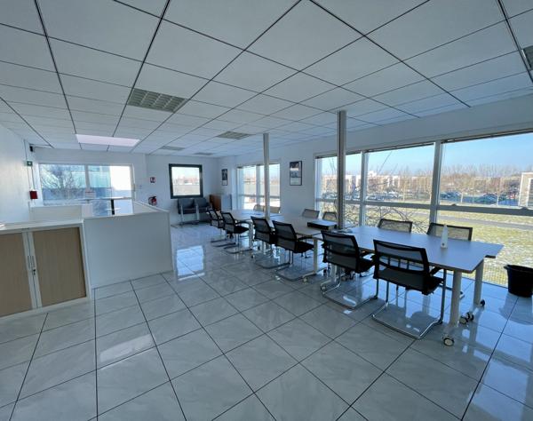 Plusieurs plateaux de bureaux divisibles à partir de 48 m2