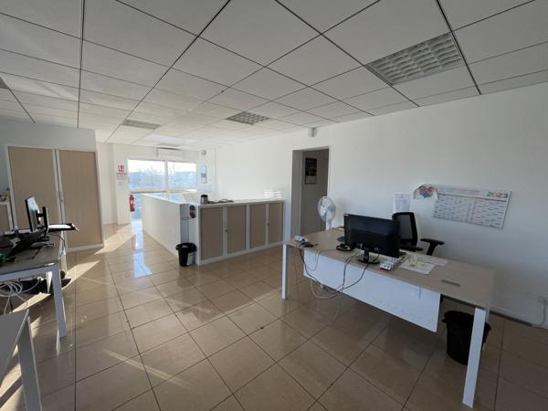 Plusieurs plateaux de bureaux divisibles à partir de 48 m2