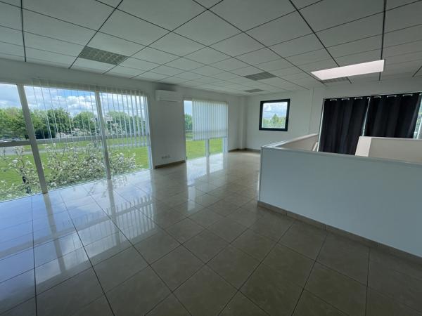 Plusieurs plateaux de bureaux divisibles à partir de 48 m2