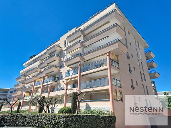 Fréjus plage, T2, 2 chambres, garage, calme, piscine