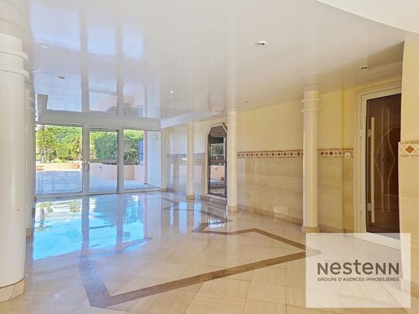 Fréjus plage, T2, 2 chambres, garage, calme, piscine