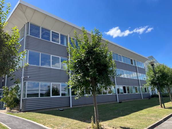 Bureaux à louer à Argenteuil plateau lumineux avec terrasse privative