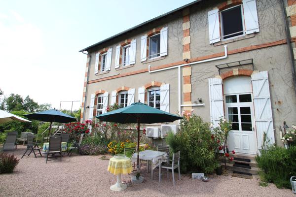 Montcombroux-les-Mines (03130) Viager occupé sans rente - Belle maison bourgeoise avec terrain et piscine