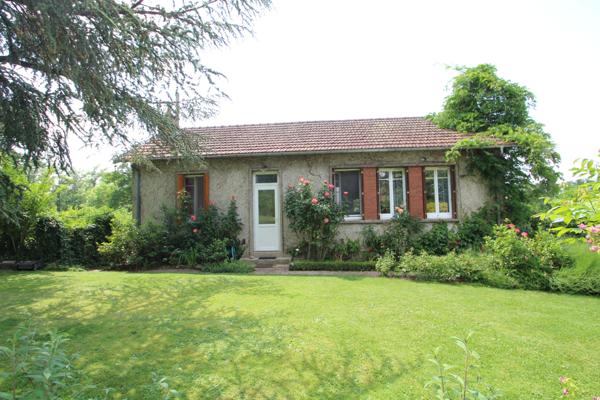 Montcombroux-les-Mines (03130) Viager occupé sans rente - Belle maison bourgeoise avec terrain et piscine