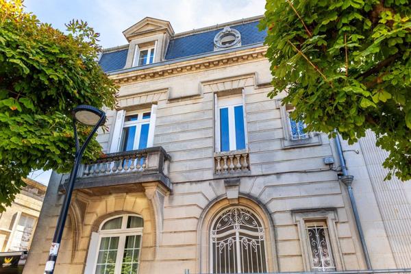 Vente Maison de luxe Bordeaux 9 Pièces 245 m²
