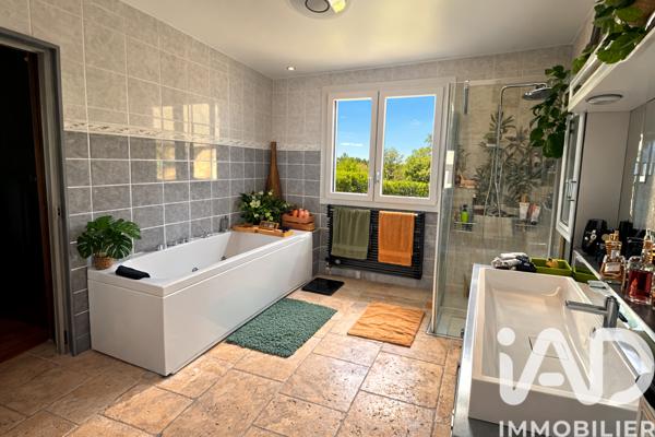 Maison à vendre 7 pièces 210 m² Le Thor