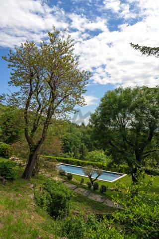 LIMONEST, village à pied et vue exceptionnelle pour cette propriété familiale 6 chambres entièrement rénovée