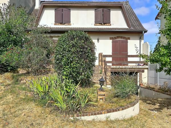 Maison
         6 pièces
        - 150 m² Exclusivité 420 000 € *