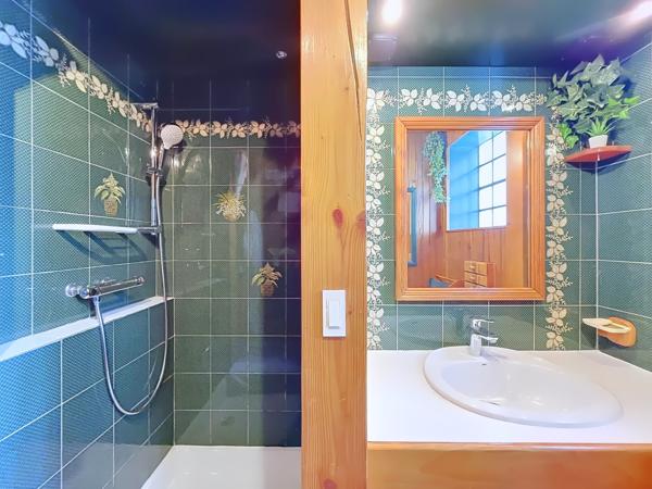 Maison
         6 pièces
        - 150 m² Exclusivité 420 000 € *
