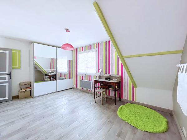 Maison
         6 pièces
        - 150 m² Exclusivité 420 000 € *