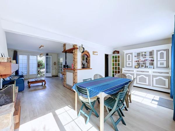 Maison
         6 pièces
        - 150 m² Exclusivité 420 000 € *