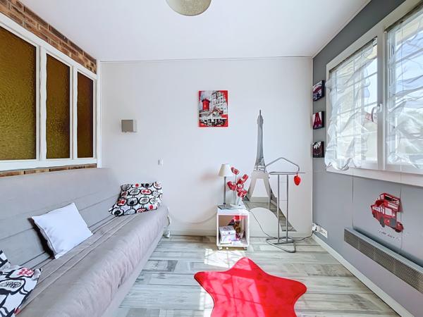 Maison
         6 pièces
        - 150 m² Exclusivité 420 000 € *