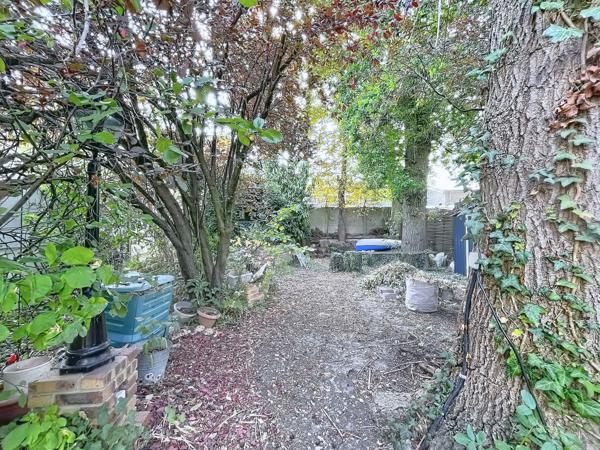 Maison
         6 pièces
        - 150 m² Exclusivité 420 000 € *