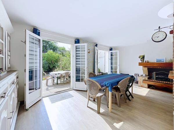Maison
         6 pièces
        - 150 m² Exclusivité 420 000 € *