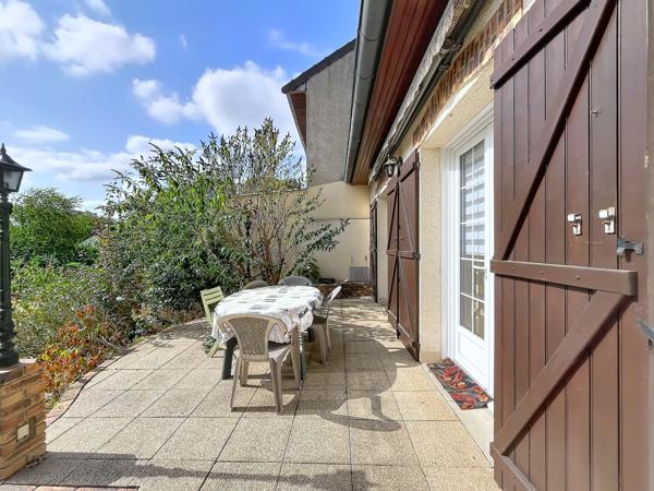 Maison
         6 pièces
        - 150 m² Exclusivité 420 000 € *