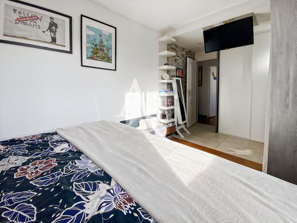 Appartement Bois D Arcy 5 pièce(s) 85 m2, 2 parkings.