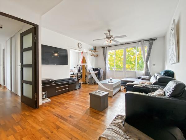 Appartement Bois D Arcy 5 pièce(s) 85 m2, 2 parkings.