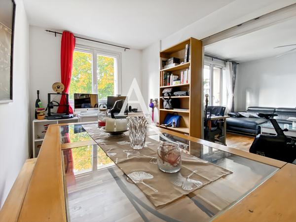Appartement Bois D Arcy 5 pièce(s) 85 m2, 2 parkings.