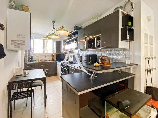 Appartement Bois D Arcy 5 pièce(s) 85 m2, 2 parkings.