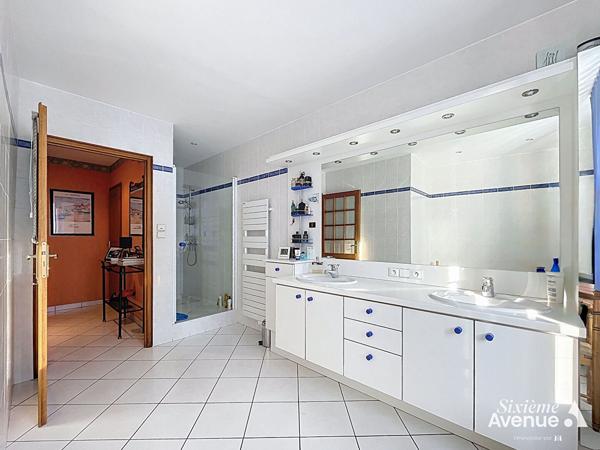 Maison 8 pièces 307 m2