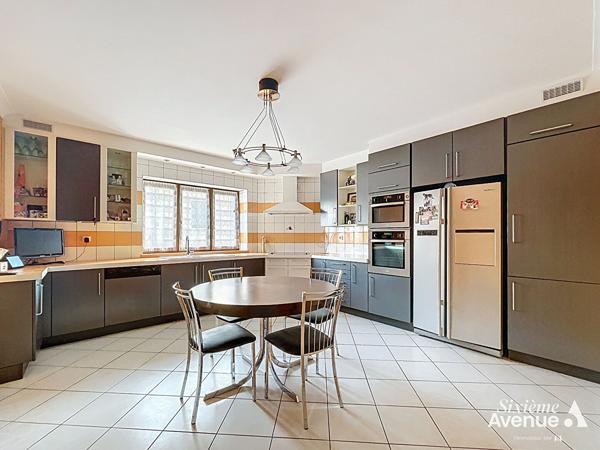 Maison 8 pièces 307 m2