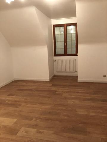 Le Mans Maison de 248m2 5 - 6 chambres avec grand atelier garage, bureau cabinet