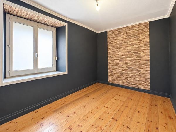 PLOUMAGOAR – Maison en pierre, jardin, au calme